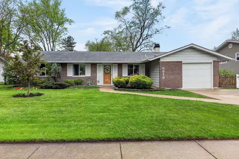 6812 Woodridge Dr, Woodridge, IL 60517