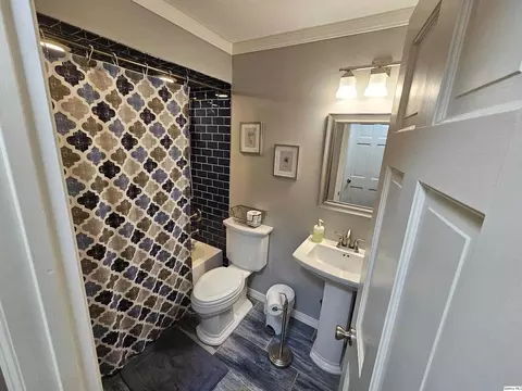Bath - 20 Boca Dr, Hannibal, MO 63401 photo 1 of 4