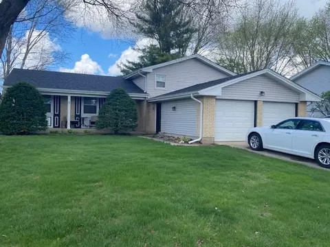 726 Windsor Dr, Crystal Lake, IL 60014