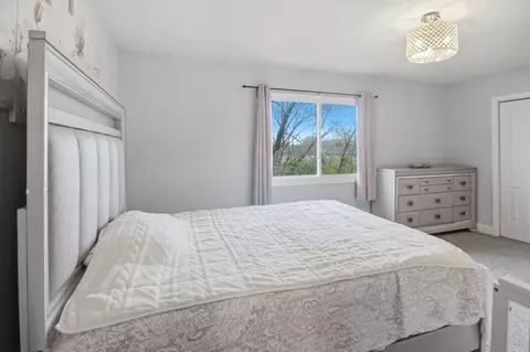 Bedroom - 8218 Daniel Dr, Justice, IL 60458 photo 7 of 7
