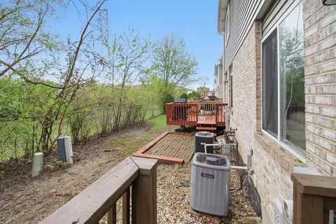 Exterior - 8218 Daniel Dr, Justice, IL 60458 photo 3 of 5