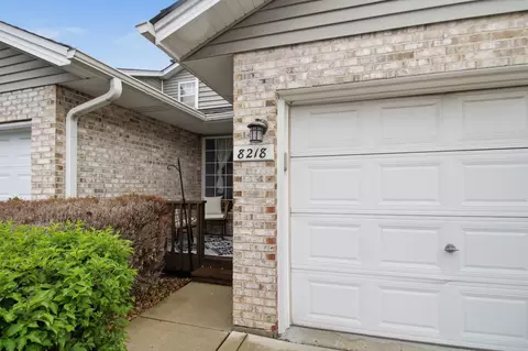 Exterior - 8218 Daniel Dr, Justice, IL 60458 photo 2 of 5