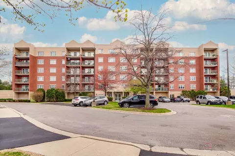7450 Lincoln Ave #501, Skokie, IL 60076