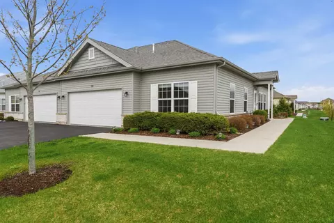 928 Yorktown St, Mchenry, IL 60050
