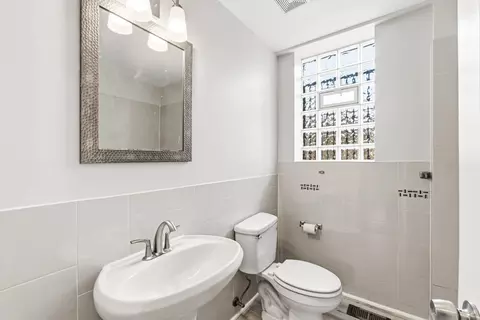 Bath - 2533 E 83rd St, Chicago, IL 60617 photo 1 of 2