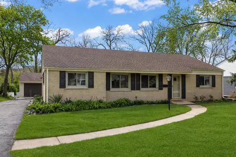 5818 Ridgewood Dr, Western Springs, IL 60558