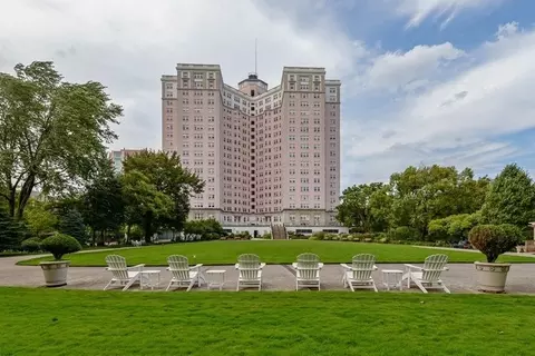 5555 N Sheridan Rd #316, Chicago, IL 60640