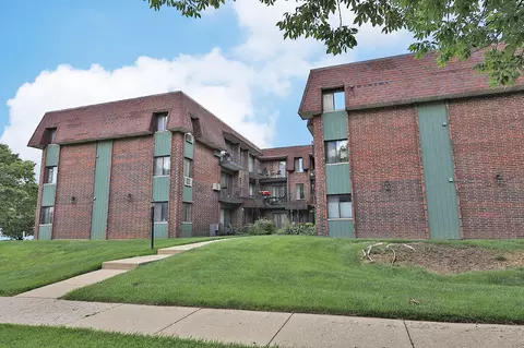 4946 Douglas Rd #202, Downers Grove, IL 60515