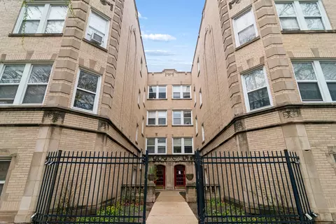 2320 W Rosemont Ave #3, Chicago, IL 60659