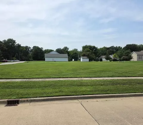 1 N Pointe Dr N North Pointe Dr, Salem, IL 62881