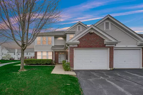 62 Winding Run Ln #62, Streamwood, IL 60107