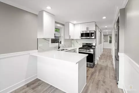 Entry Way - 11630 S May St, Chicago, IL 60643 photo 2 of 4