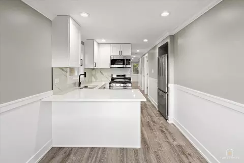 Entry Way - 11630 S May St, Chicago, IL 60643 photo 3 of 4