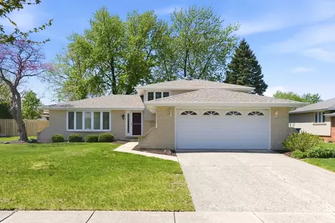 14044 Terry Dr, Orland Park, IL 60462