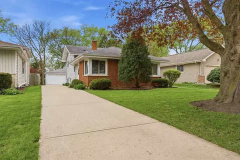 228 S Milton Ave S, Glen Ellyn, IL 60137