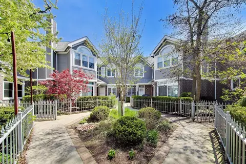 3331 N Racine Ave #D, Chicago, IL 60657