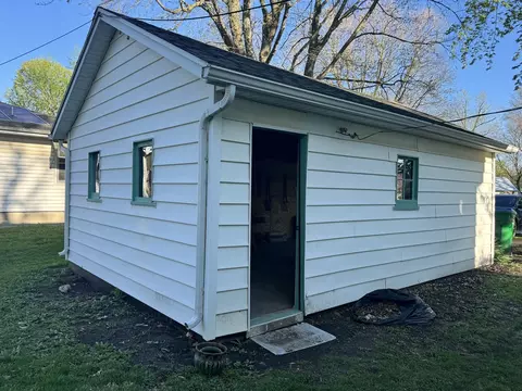 Exterior - 410 3rd St, Mendota, IL 61342 photo 5 of 5