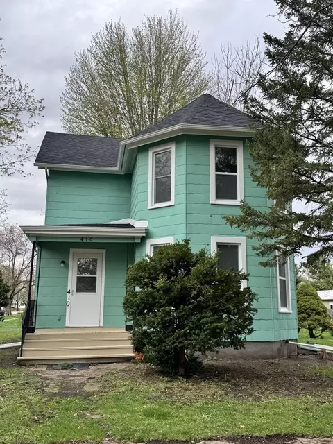 410 3rd St, Mendota, IL 61342