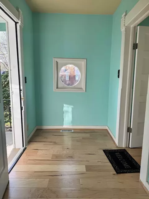 Entry Way - 410 3rd St, Mendota, IL 61342 photo 1 of 2