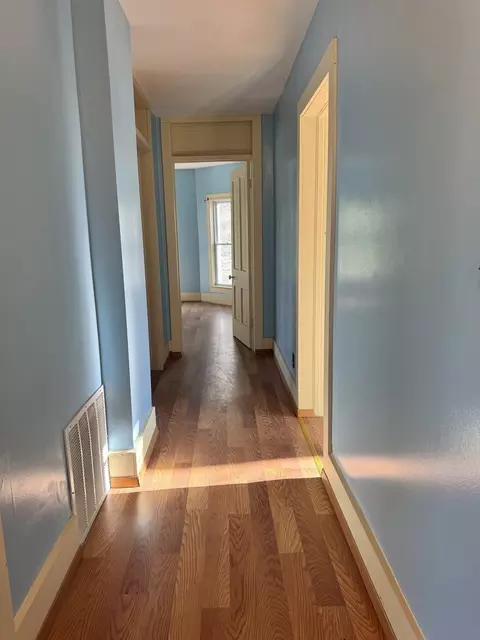 Entry Way - 410 3rd St, Mendota, IL 61342 photo 2 of 2