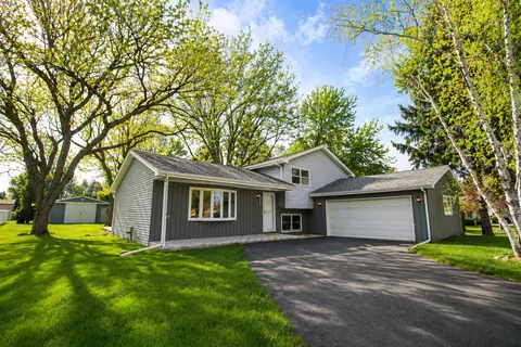 12748 S Elaine Dr, Plainfield, IL 60585