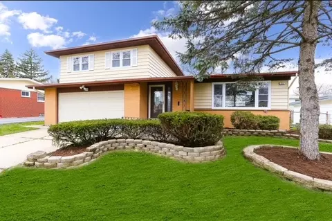 214 N Pleasant Dr, Glenwood, IL 60425
