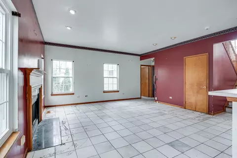 Living - 16456 Winding Creek Rd, Plainfield, IL 60586 photo 4 of 7