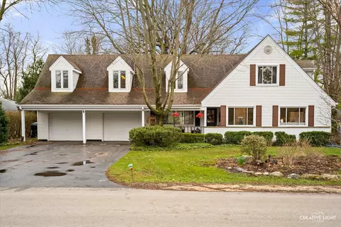 93 Golfview Rd, Lake Zurich, IL 60047