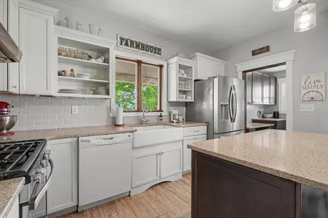Kitchen - 23 E 1500 North Rd, Cisco, IL 61830 photo 4 of 6