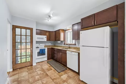 Kitchen - 6443 W 26th St, Berwyn, IL 60402 photo 2 of 2