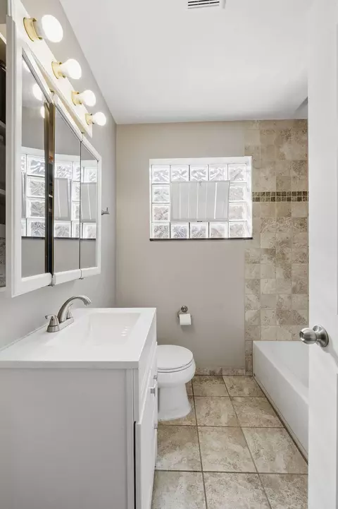 Bath - 6443 W 26th St, Berwyn, IL 60402 photo 1 of 1