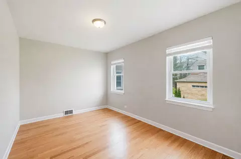 Bedroom - 6443 W 26th St, Berwyn, IL 60402 photo 3 of 4