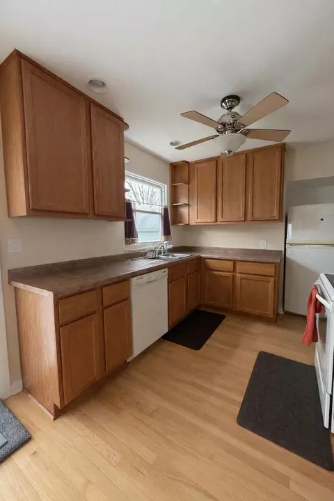 Kitchen - 3935 Arthur Terrace Ct, Markham, IL 60428 photo 3 of 3