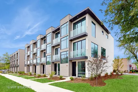 6346 Hennings Ct, Morton Grove, IL 60053