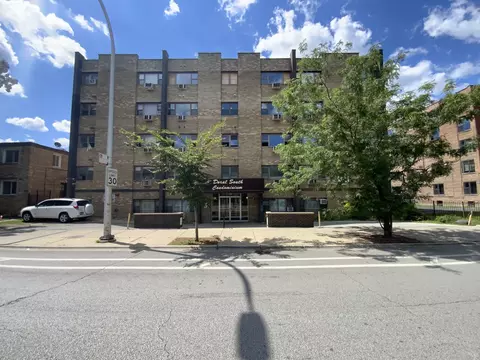 7854 S South Shore Dr #405, Chicago, IL 60649