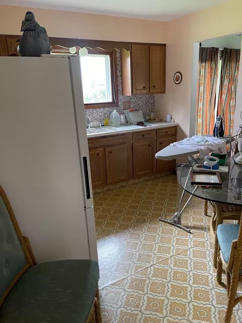 Kitchen - 615 E Turner Ave, Roselle, IL 60172 photo 1 of 1