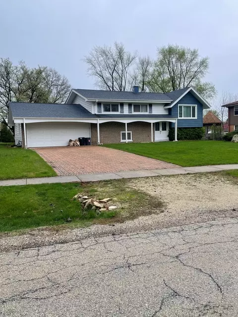 Exterior - 615 E Turner Ave, Roselle, IL 60172 photo 2 of 6