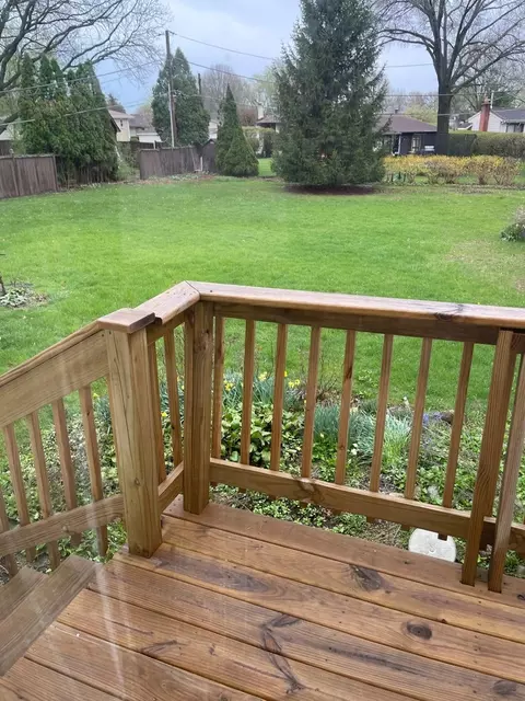 Exterior - 615 E Turner Ave, Roselle, IL 60172 photo 5 of 6