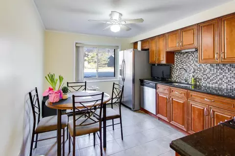 7410 W 111th St #310, Worth, IL 60482