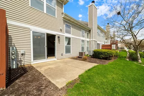 Exterior - 2067 Peach Tree Ln, Algonquin, IL 60102 photo 3 of 3