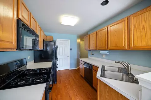 Kitchen - 2067 Peach Tree Ln, Algonquin, IL 60102 photo 1 of 2