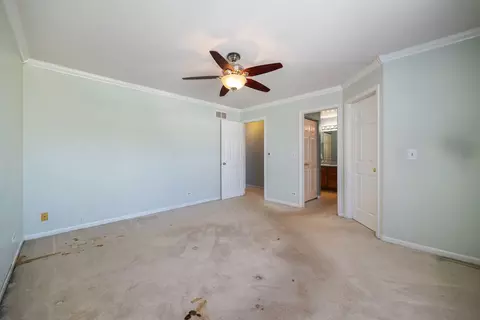 Bedroom - 2067 Peach Tree Ln, Algonquin, IL 60102 photo 2 of 3