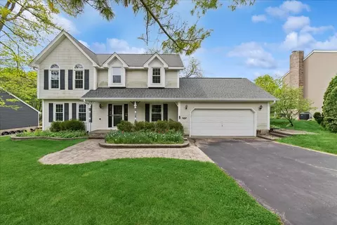 1335 Gaslight Dr, Algonquin, IL 60102