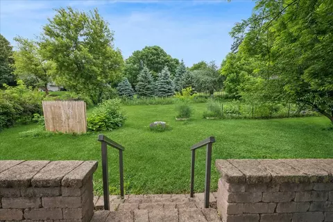 Exterior - 1335 Gaslight Dr, Algonquin, IL 60102 photo 5 of 15