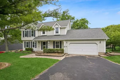Exterior - 1335 Gaslight Dr, Algonquin, IL 60102 photo 2 of 15