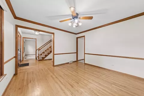Living - 1335 Gaslight Dr, Algonquin, IL 60102 photo 6 of 6
