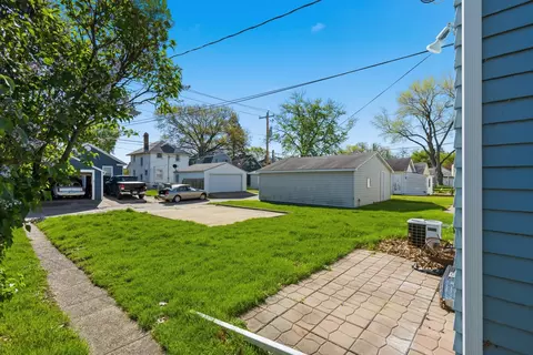 Exterior - 1908 24th St, Moline, IL 61265 photo 5 of 5