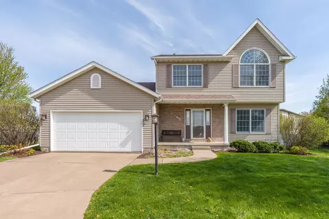 702 N Meadows Ct, Davenport, IA 52806