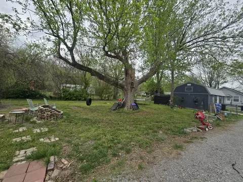 Exterior - 208 W Bryan St, Herrin, IL 62948 photo 3 of 10