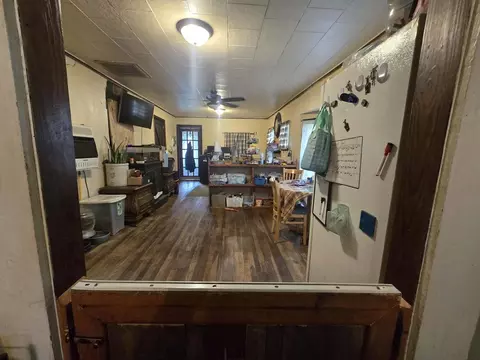 Entry Way - 208 W Bryan St, Herrin, IL 62948 photo 1 of 2